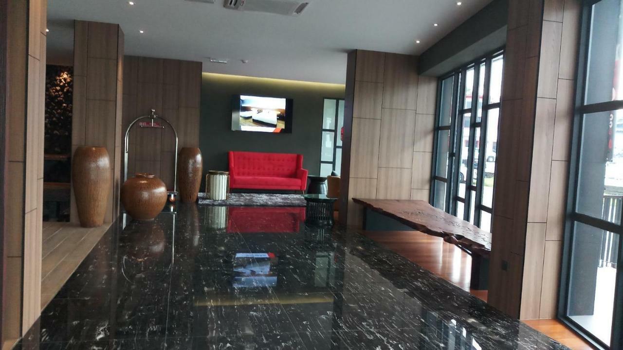 Roxy Hotel Padungan Kuching Zewnętrze zdjęcie