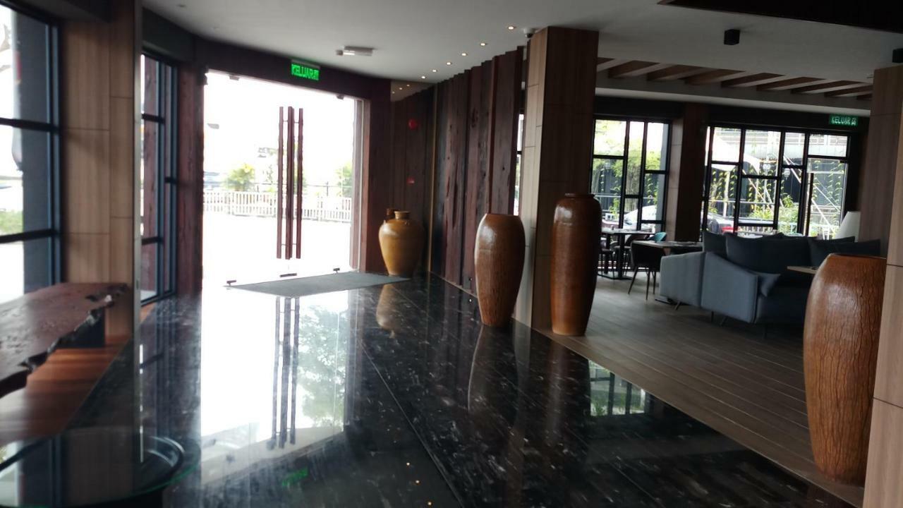 Roxy Hotel Padungan Kuching Zewnętrze zdjęcie