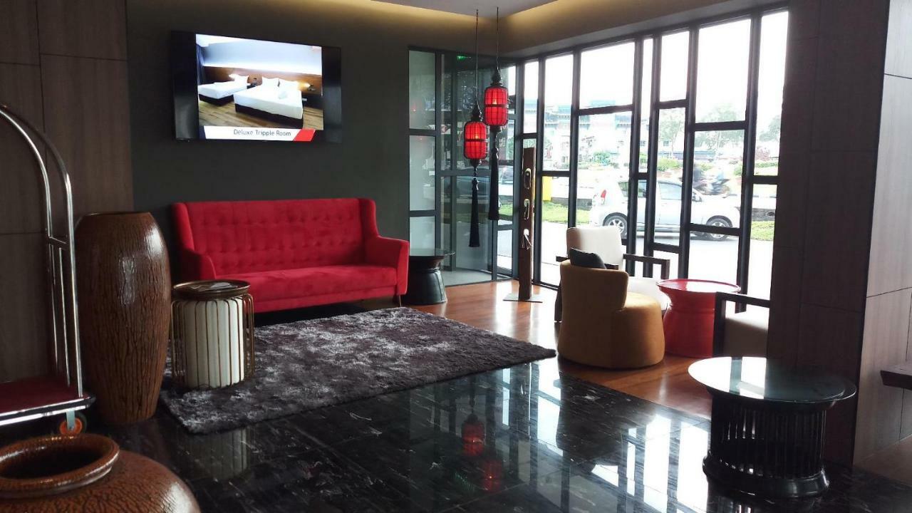 Roxy Hotel Padungan Kuching Zewnętrze zdjęcie