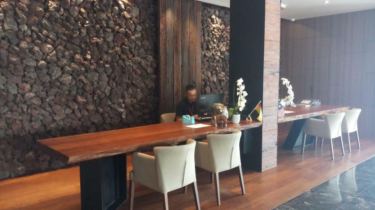 Roxy Hotel Padungan Kuching Zewnętrze zdjęcie