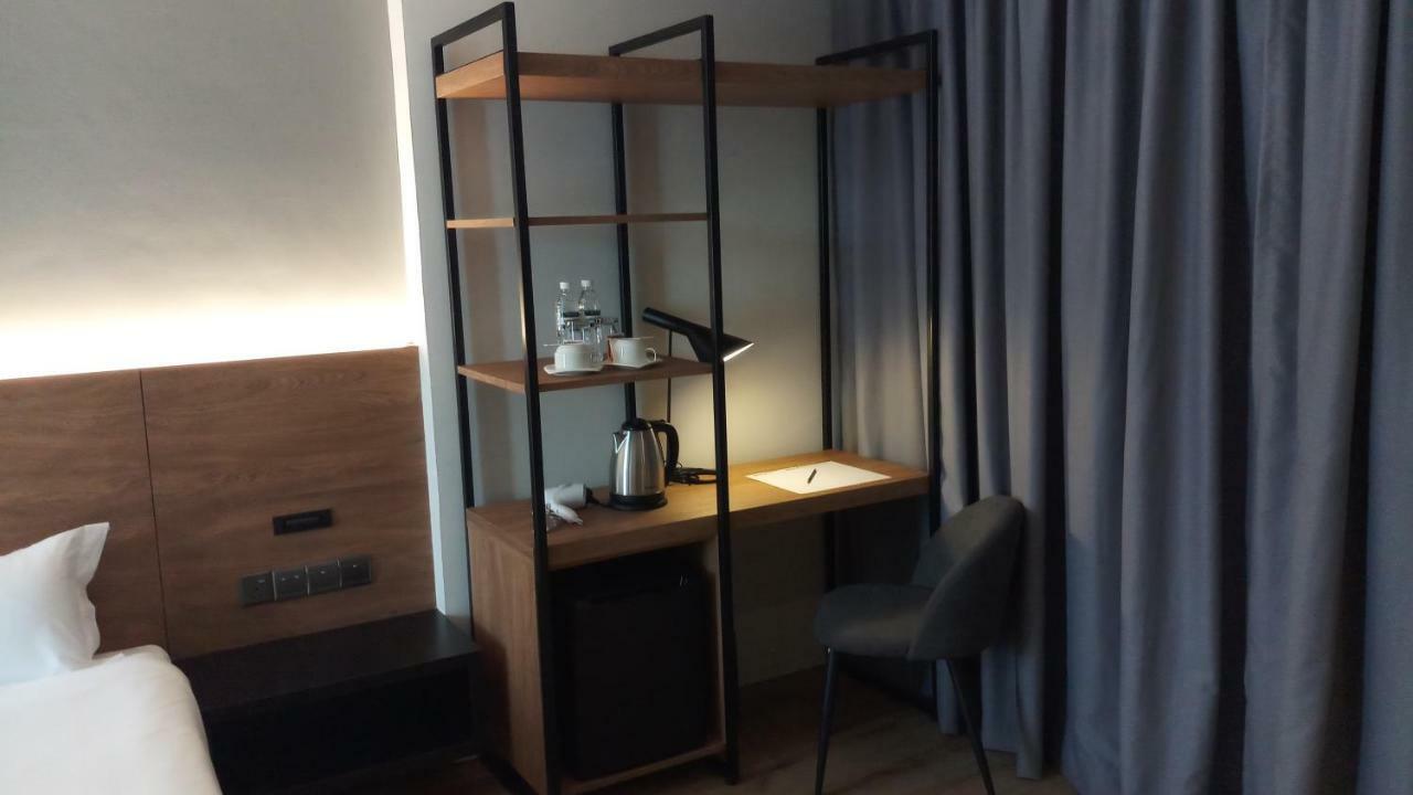 Roxy Hotel Padungan Kuching Zewnętrze zdjęcie