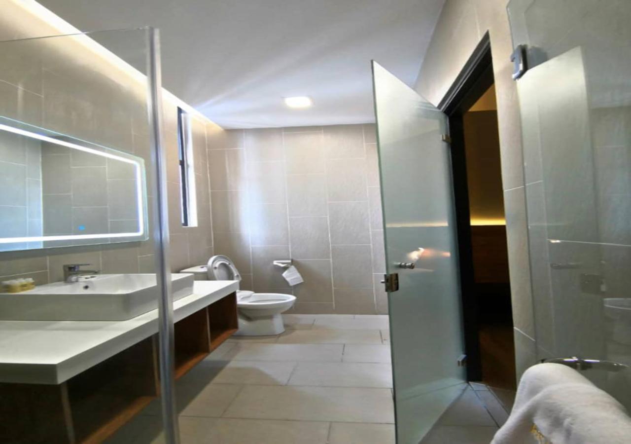 Roxy Hotel Padungan Kuching Zewnętrze zdjęcie